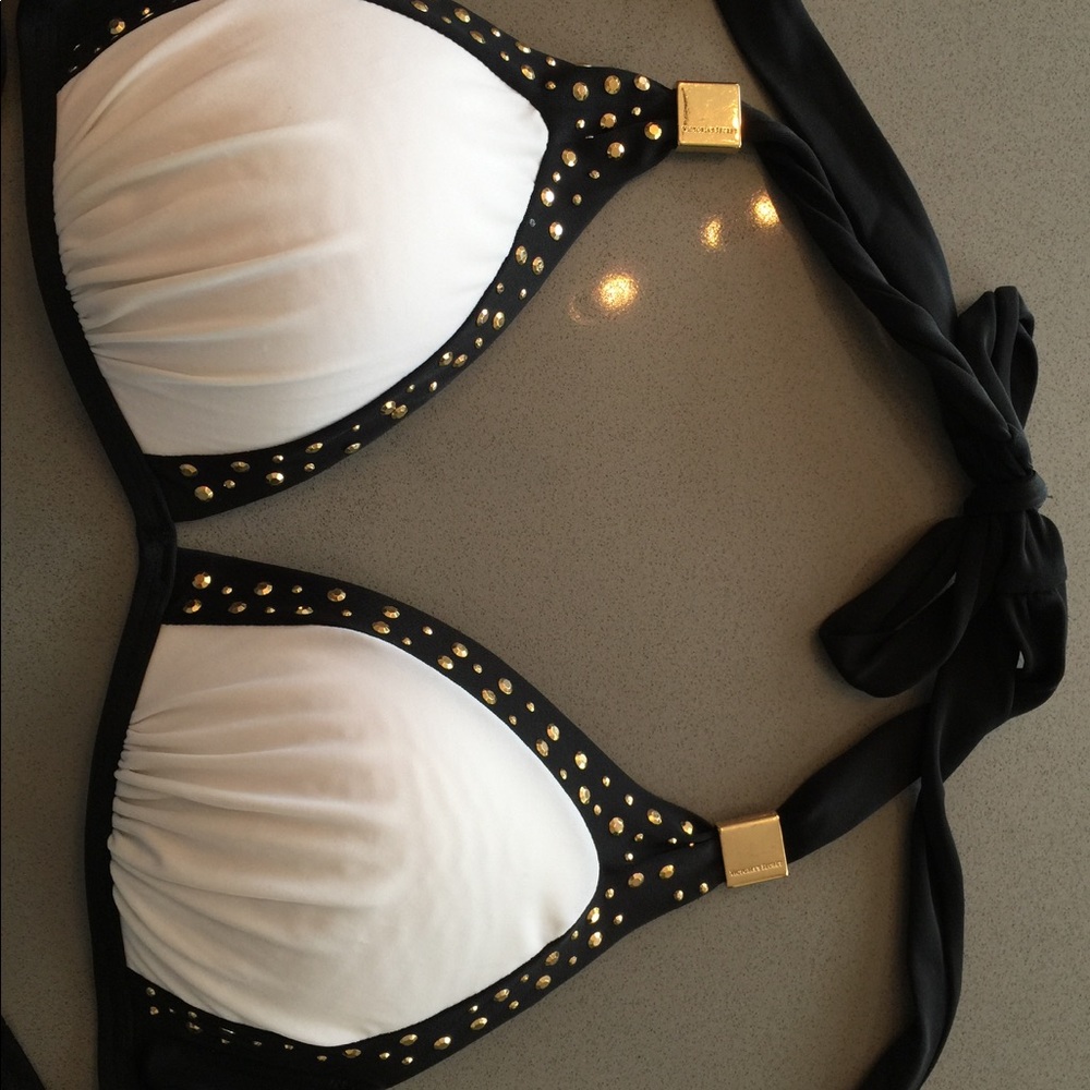 Victoria's Secret bikini top- size Medium